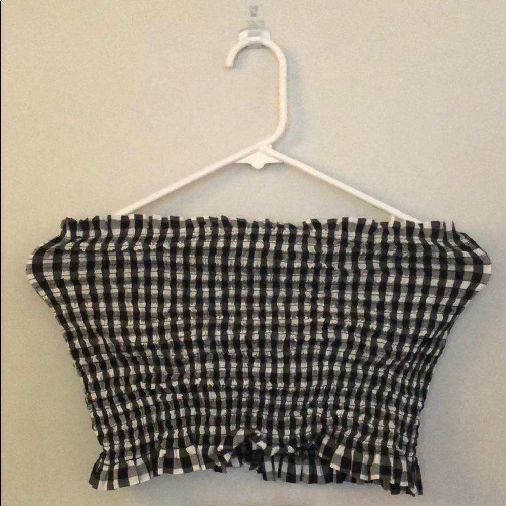 Black and white plaid tube top! 🖤
